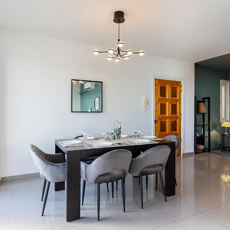 Апартаменты Jayde 2-bedroom In *